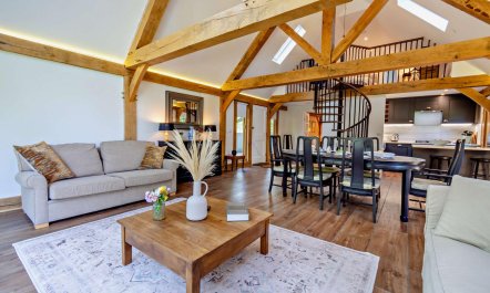 2 Bed in Woodmancote 4