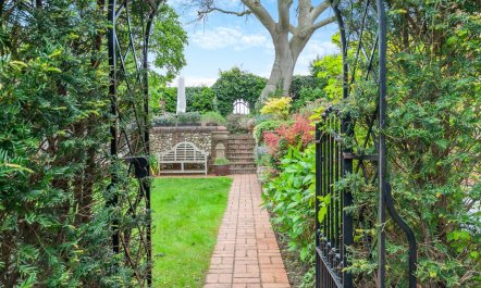 1 Bed in Dorking