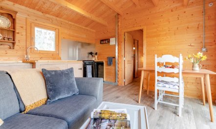 1 Bed in Devils Bridge 3