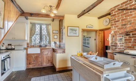4 Bed in Peak Forest 5