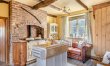4 Bed in Peak Forest 4