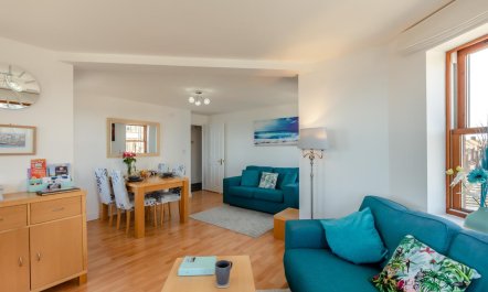 2 Bed in Whitby 7