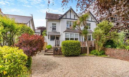 4 Bed in Langland