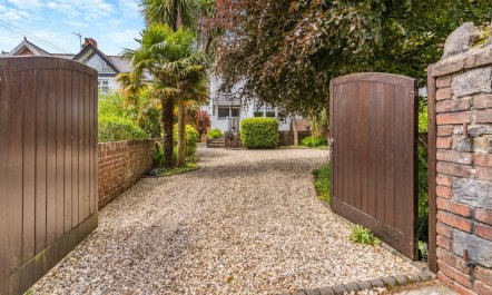 4 Bed in Langland 3
