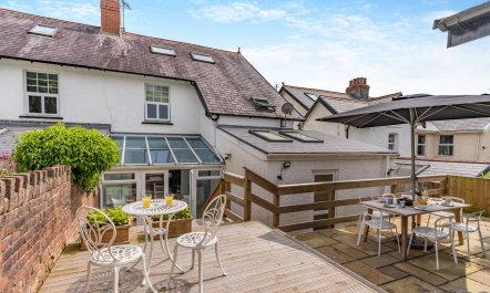 4 Bed in Langland 2
