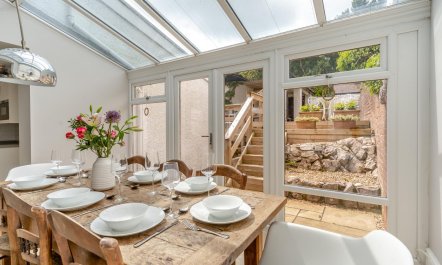 4 Bed in Langland 8