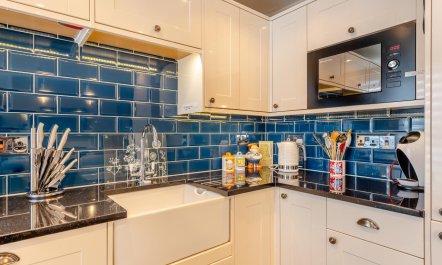 3 Bed in Aberdovey 2