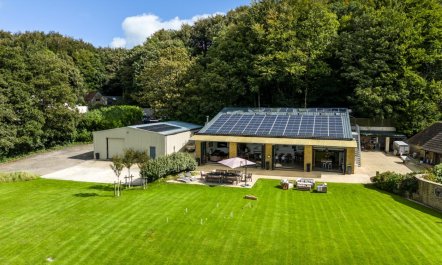 6 Bed in Chedington 4