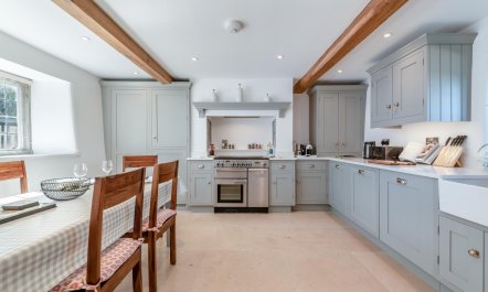 2 Bed in Gastard 4