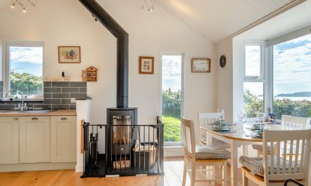 2 Bed in Wisemans Bridge 9