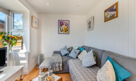 2 Bed in Wisemans Bridge 2