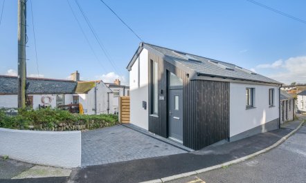 2 Bed in Porthleven 1