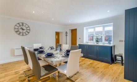 4 Bed in Pilling 2