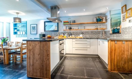 5 Bed in Llanbedr 4