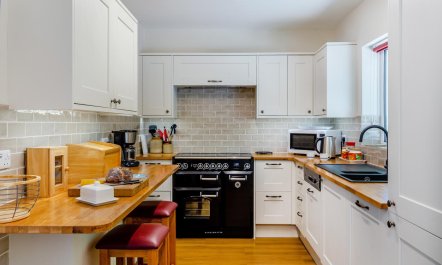 3 Bed in Dartmouth 8