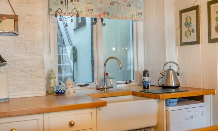 2 Bed in Brixham 9