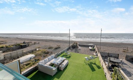 4 Bed in Pevensey Bay 6