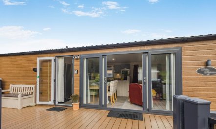 2 Bed in Gilfachrheda 1