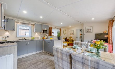 2 Bed in Gilfachrheda 2