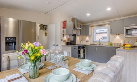 2 Bed in Gilfachrheda 4