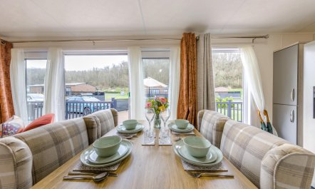 2 Bed in Gilfachrheda 8
