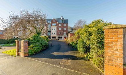 2 Bed in Whitby 1