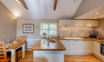 1 Bed in Little Bardfield 9
