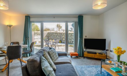 2 Bed in Brynteg