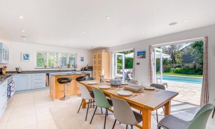 4 Bed in Itchenor 2