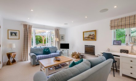 4 Bed in Itchenor 8