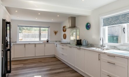 4 Bed in Ringstead 9