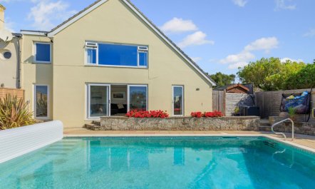 4 Bed in Ringstead 1