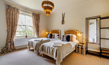 6 Bed in Cowlinge 8