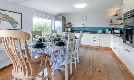 4 Bed in St. Ives 6