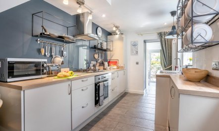 3 Bed in Cowbridge 5