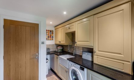 4 Bed in Whitworth 8