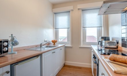 2 Bed in Whitby 8