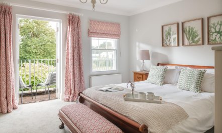 5 Bed in Rock 3