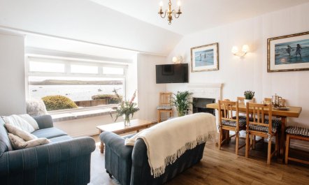 3 Bed in Rock 2
