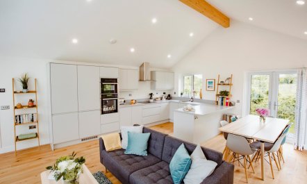 3 Bed in Rock 5