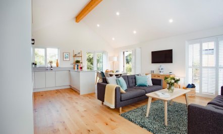 3 Bed in Rock 9
