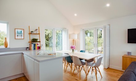 3 Bed in Rock 8