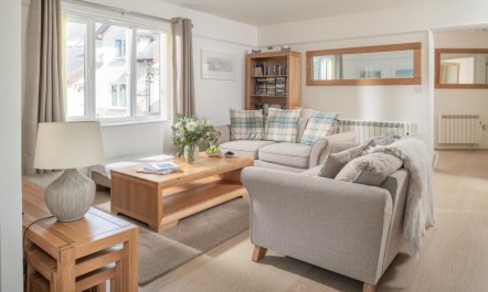2 Bed in Rock 7