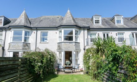 3 Bed in Rock
