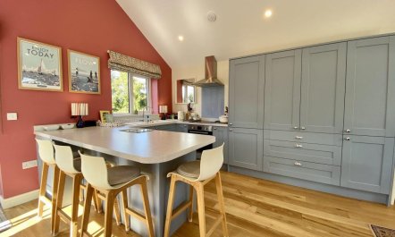 3 Bed in Rock 3