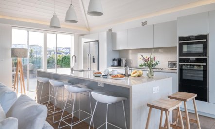 6 Bed in New Polzeath 9