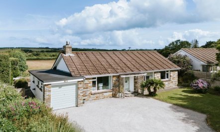 3 Bed in Rock 5