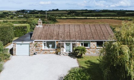 3 Bed in Rock