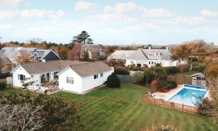 4 Bed in Rock
