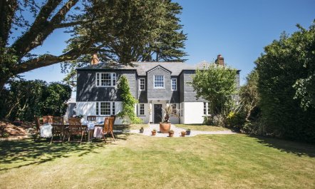 6 Bed in Rock